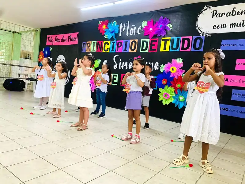 Comemoração de Dia das Mães - Pré-Escola IV e V!